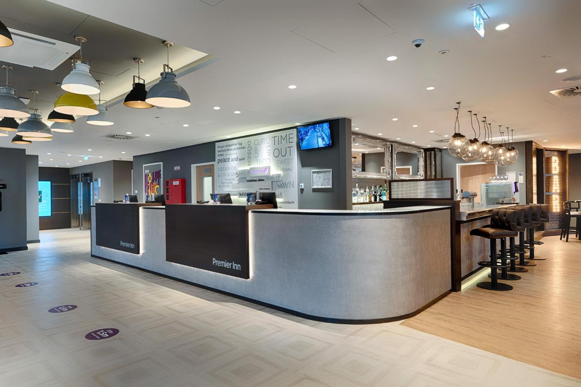 Premier Inn Berlin City Wilmersdorf Екстер'єр фото
