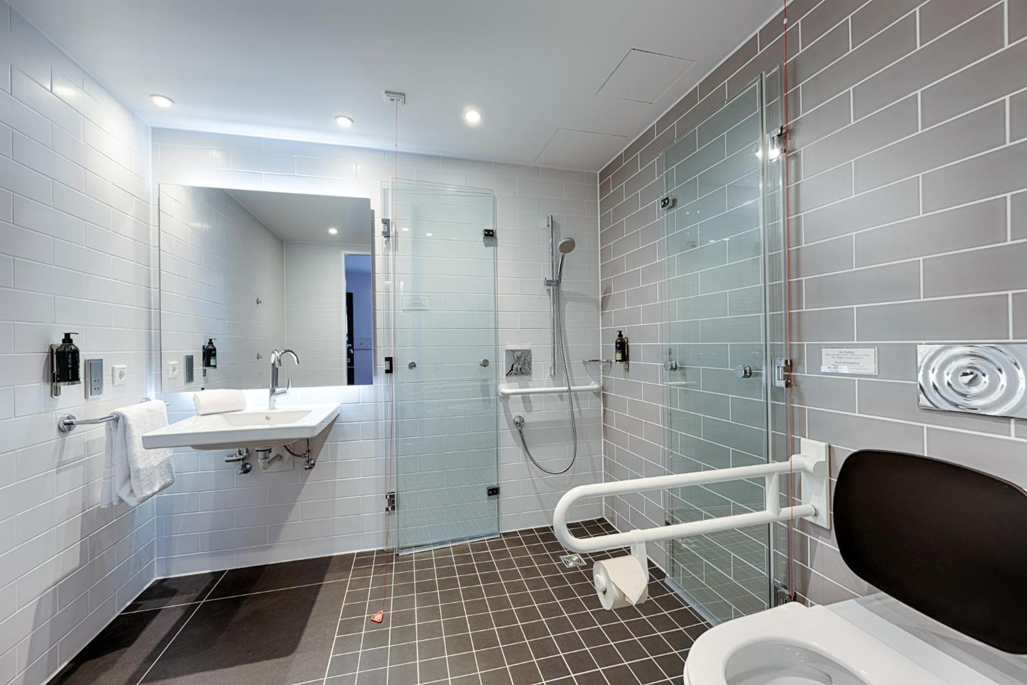 Premier Inn Berlin City Wilmersdorf Екстер'єр фото